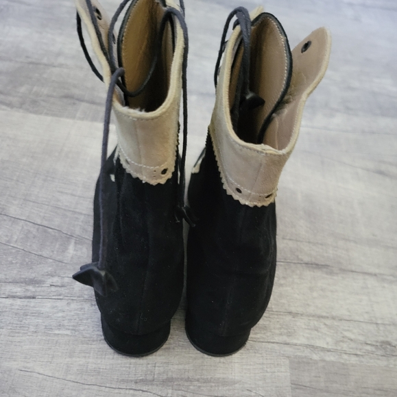 Vintage Black & Cream Victorian Style Lace up Ankle Booties Size US 6.5 - Picture 3 of 9